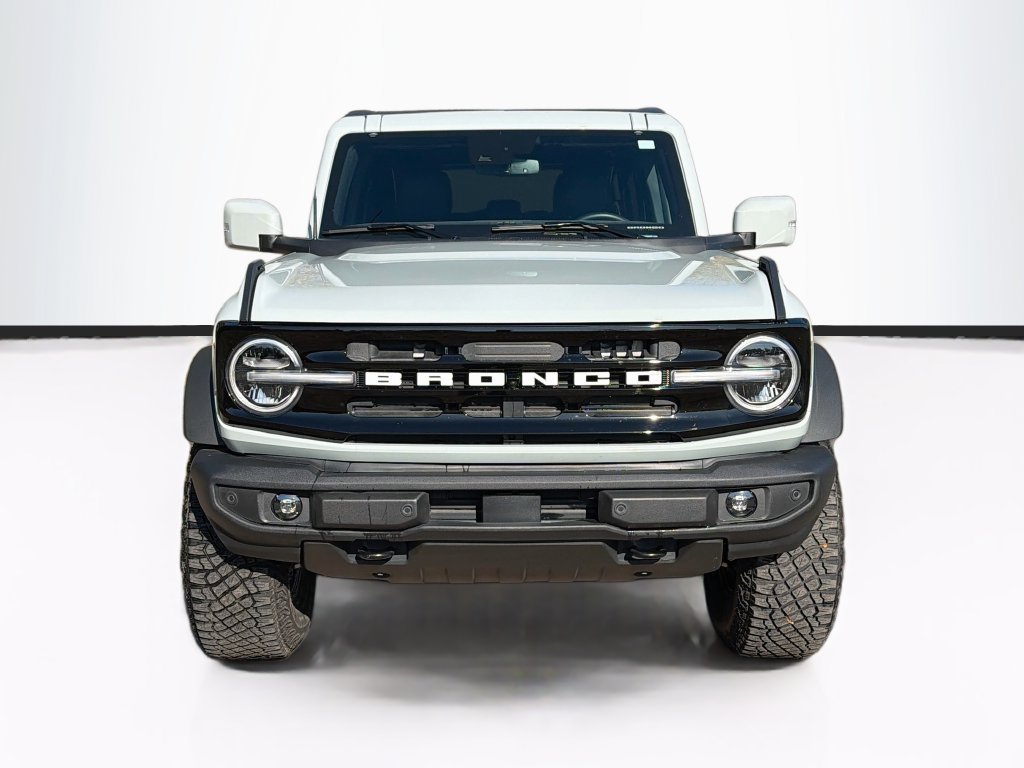 Used 2023 Ford Bronco Outer Banks w/ Sasquatch Package AWD/4WD image 2