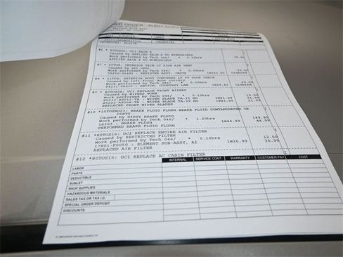 Used 2021 Toyota Camry LE image 5