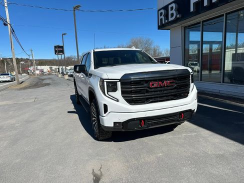 Certified 2023 GMC Sierra 1500 AT4 w/ AT4 Premium Package image 4
