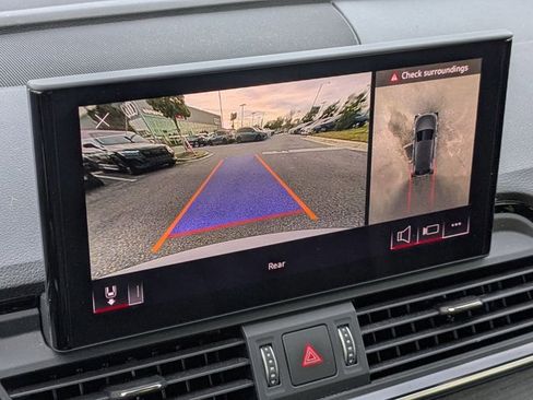 Used 2021 Audi Q5 Premium Plus w/ Premium Plus Package image 12