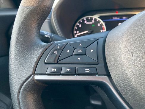 Used 2025 Nissan Sentra SV FWD image 13