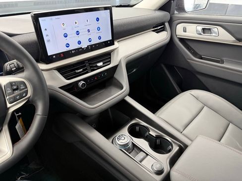 New 2026 Ford Explorer Active w/ Active Comfort Package image 5
