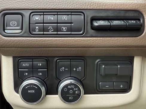 Used 2023 GMC Yukon Denali w/ Max Trailering Package image 28