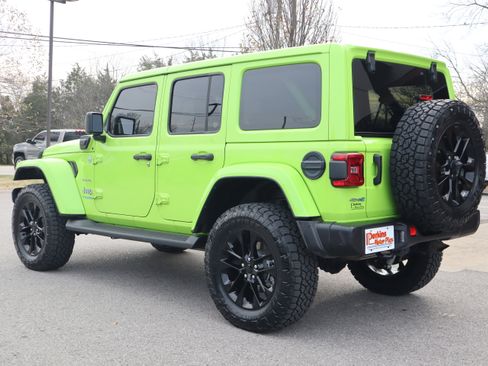 Used 2021 Jeep Wrangler Unlimited Sahara w/ Cold Weather Group image 10