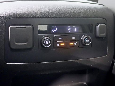 Used 2019 GMC Yukon Denali image 25