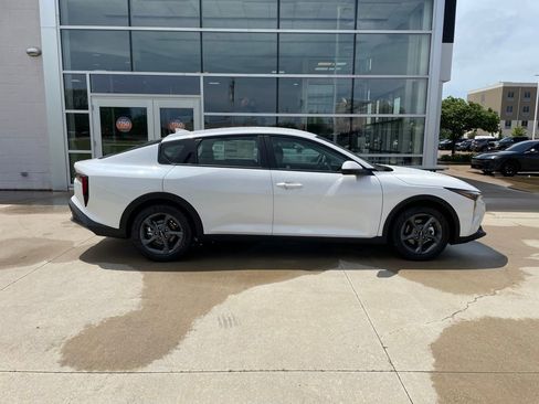 New 2026 Kia K4 FWD image 4