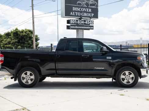 Used 2020 Toyota Tundra SR5 w/ SR5 Upgrade Package AWD/4WD image 11