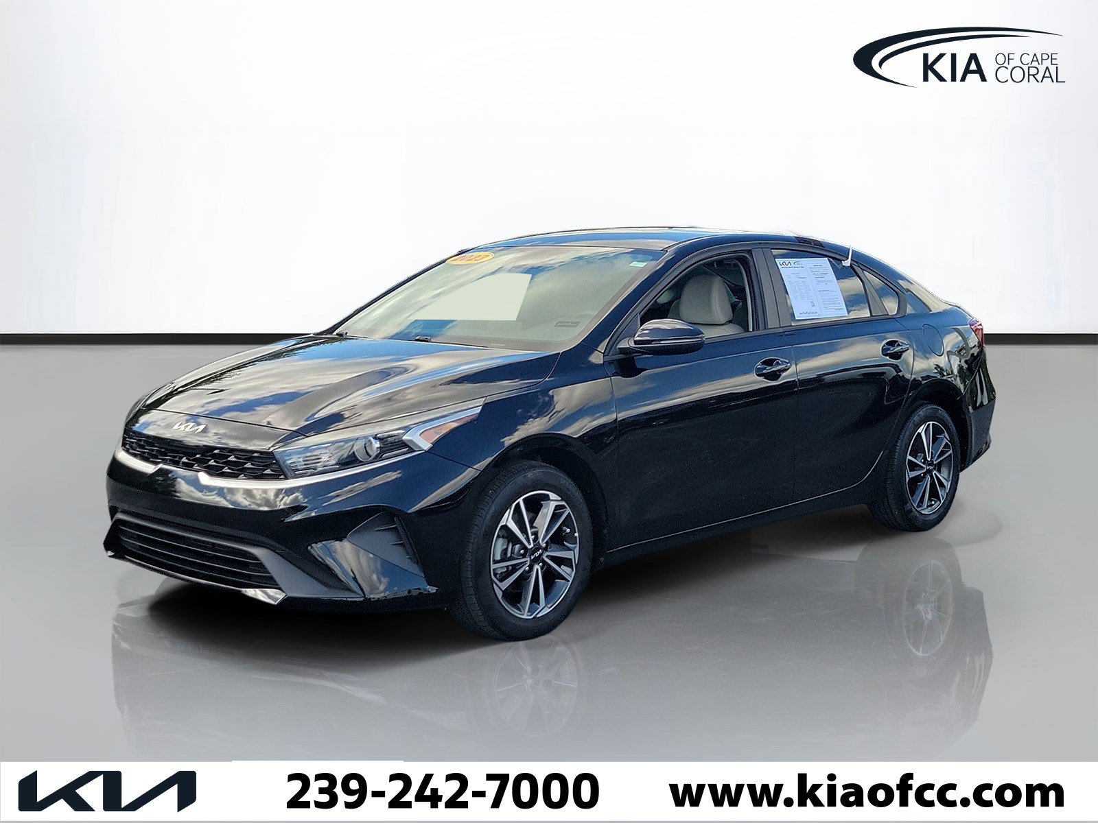 Certified 2023 Kia Forte LXS w/ LXS Technology Package FWD image 3