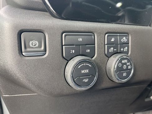 Used 2025 Chevrolet Silverado 2500 LT w/ Safety Package image 29