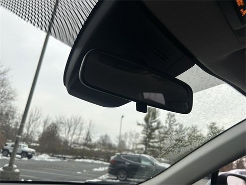 Used 2024 Toyota Corolla Cross LE image 17