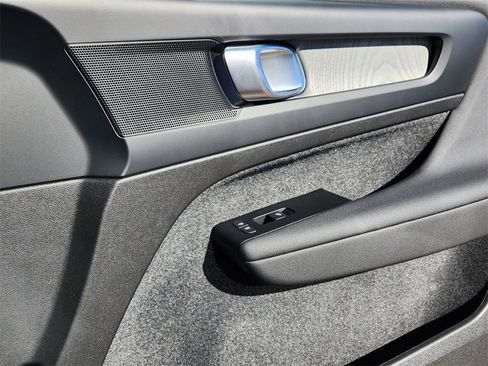 New 2026 Volvo XC40 B5 Plus w/ Protection Package Premier image 20