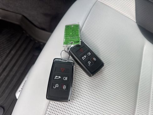 Used 2025 Land Rover Range Rover Sport SV Edition Two image 36