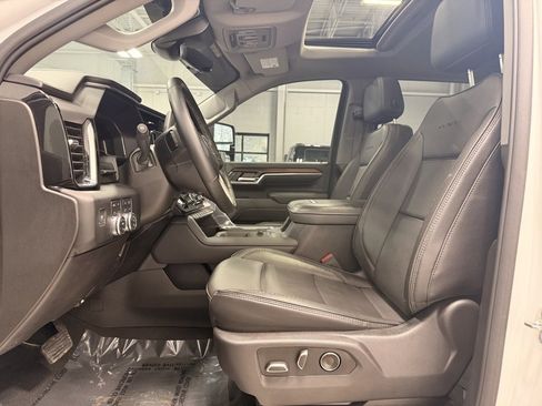 Used 2024 GMC Sierra 3500 Denali w/ Denali Reserve Package image 32
