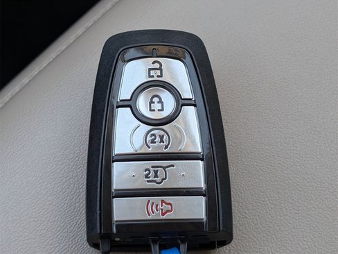 Used 2021 Ford Explorer XLT w/ Equipment Group 202A image 33