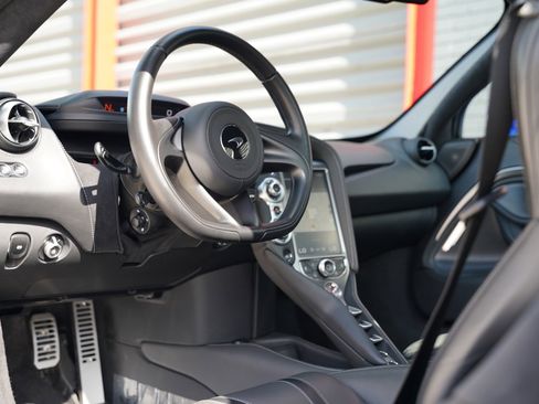 Used 2022 McLaren 720S Luxury image 7