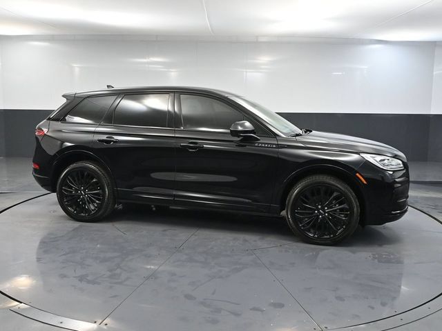 Used 2025 Lincoln Corsair Reserve w/ Jet Appearance Package AWD/4WD image 3