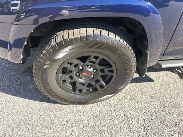 Used 2021 Toyota 4Runner Venture w/ Moonroof Package AWD/4WD image 12