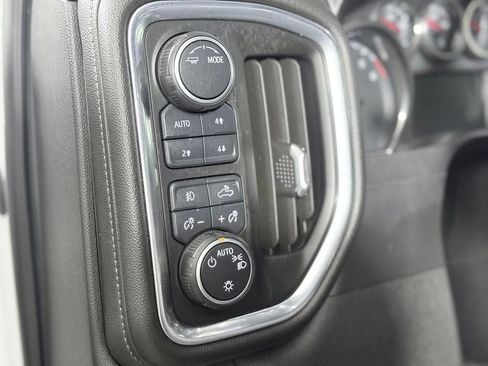 Used 2020 Chevrolet Silverado 1500 LT Trail Boss AWD/4WD image 16