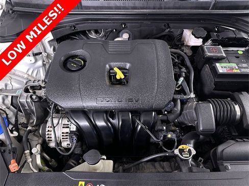 Used 2019 Hyundai Elantra SE image 31