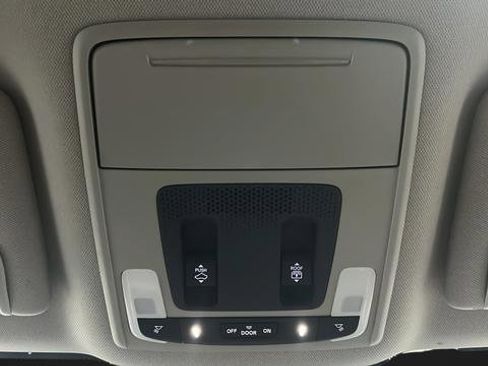 Used 2024 Honda Pilot Elite image 33
