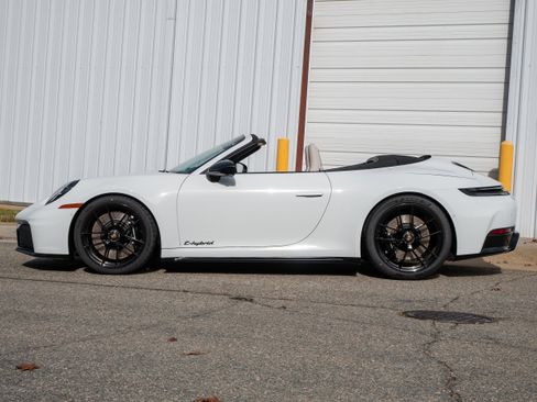Used 2026 Porsche 911 Carrera 4 GTS AWD/4WD image 2