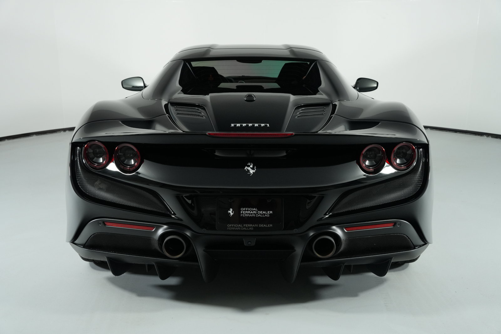 Used 2022 Ferrari F8 Spider RWD image 12