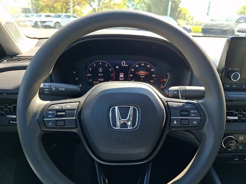 Used 2023 Honda Accord EX image 19