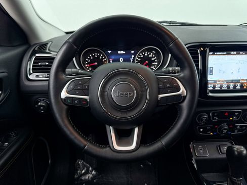 Used 2018 Jeep Compass Limited w/ Navigation Group image 4