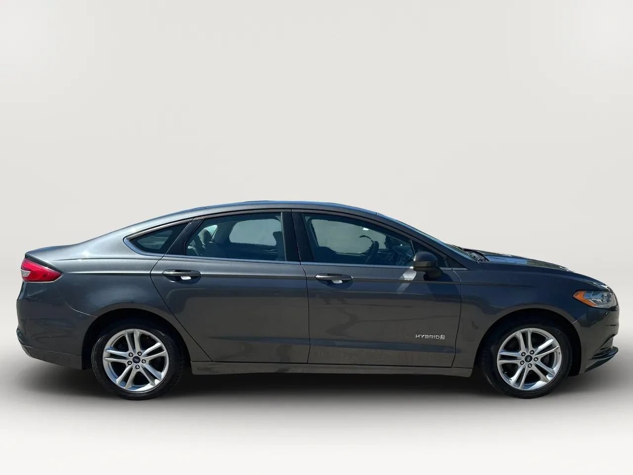 Used 2018 Ford Fusion S FWD image 5