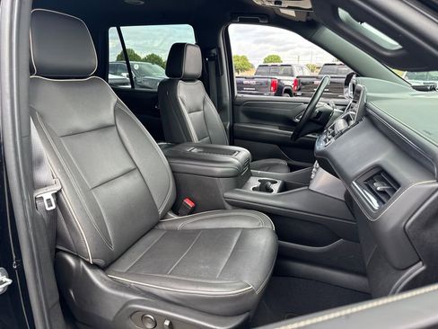 Used 2023 GMC Yukon SLT image 12