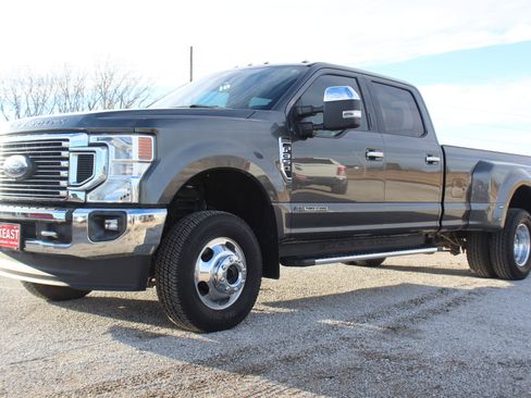 Used 2020 Ford F350 Lariat w/ Chrome Package image 1