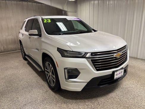 Used 2023 Chevrolet Traverse High Country AWD/4WD image 3