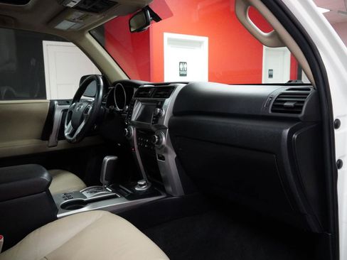 Used 2010 Toyota 4Runner Limited AWD/4WD image 20