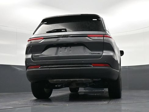 Used 2024 Jeep Grand Cherokee Limited w/ Black Appearance Package AWD/4WD image 32