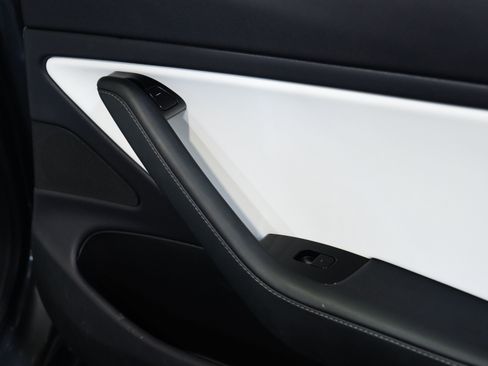 Used 2019 Tesla Model 3 Performance image 27