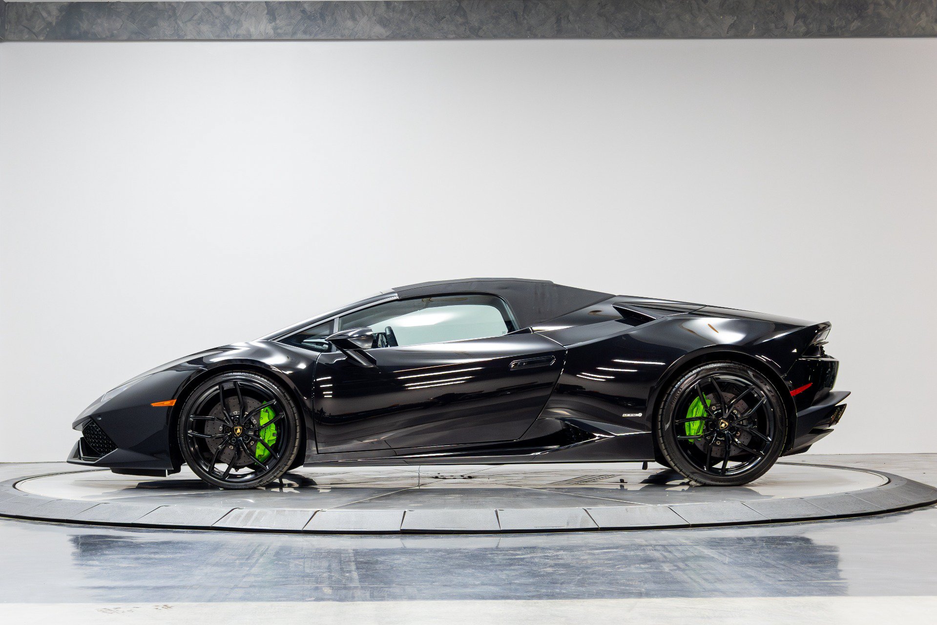 Used 2017 Lamborghini Huracan LP 610-4 AWD/4WD image 37