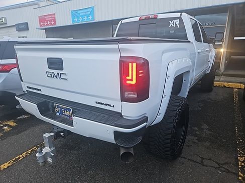 Used 2015 GMC Sierra 2500 Denali w/ Duramax Plus Package image 3