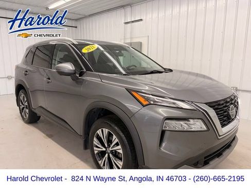 Used 2021 Nissan Rogue SV FWD image 1