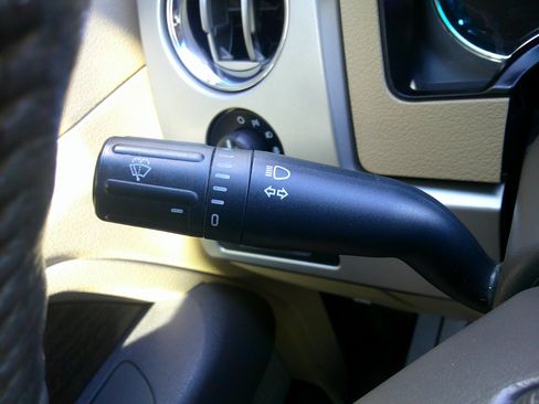 Used 2013 Ford F150 Lariat w/ Lariat Chrome Pkg image 16