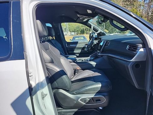 Used 2022 Jeep Wagoneer Series III image 16