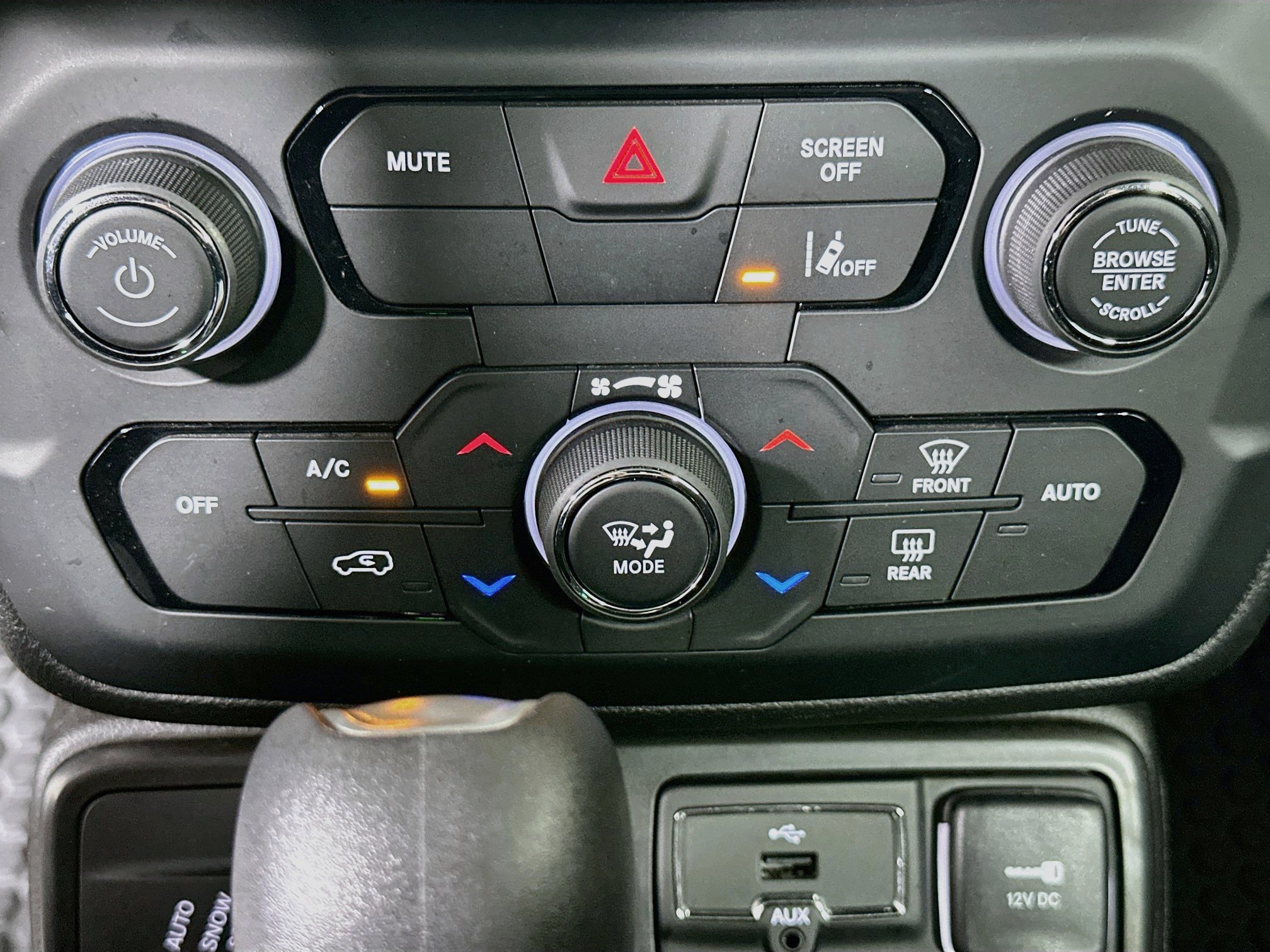 Used 2022 Jeep Renegade Latitude w/ Convenience Group AWD/4WD image 24