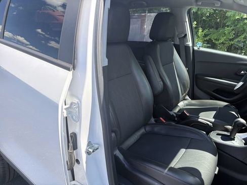 Certified 2022 Chevrolet Trax LT w/ Sport Edition AWD/4WD image 18