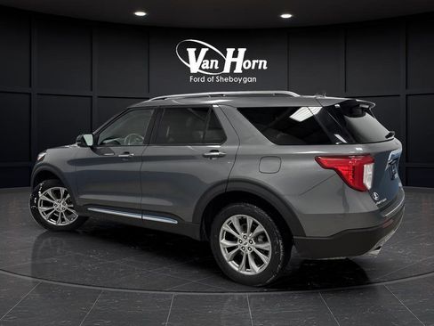 Used 2023 Ford Explorer Limited image 3