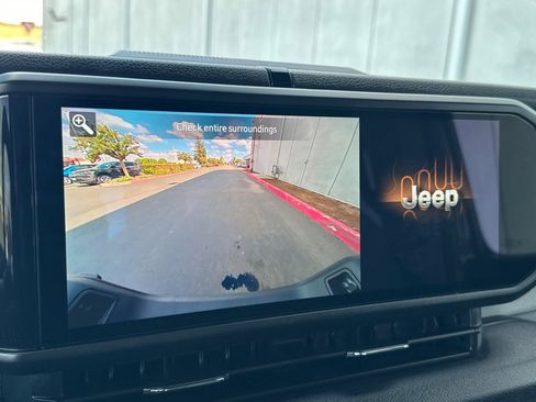 New 2025 Jeep Gladiator Willys image 18