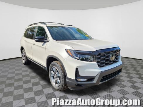 Used 2023 Honda Passport TrailSport image 1