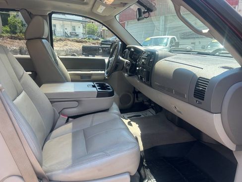 Used 2008 GMC Sierra 1500 SLE w/ Sierra NFL Edition AWD/4WD image 11
