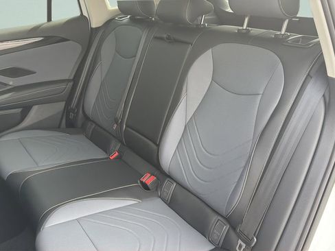 New 2026 Volkswagen Tiguan SE FWD image 32