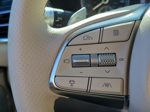 Certified 2026 Genesis G70 2.5T Prestige RWD image 9