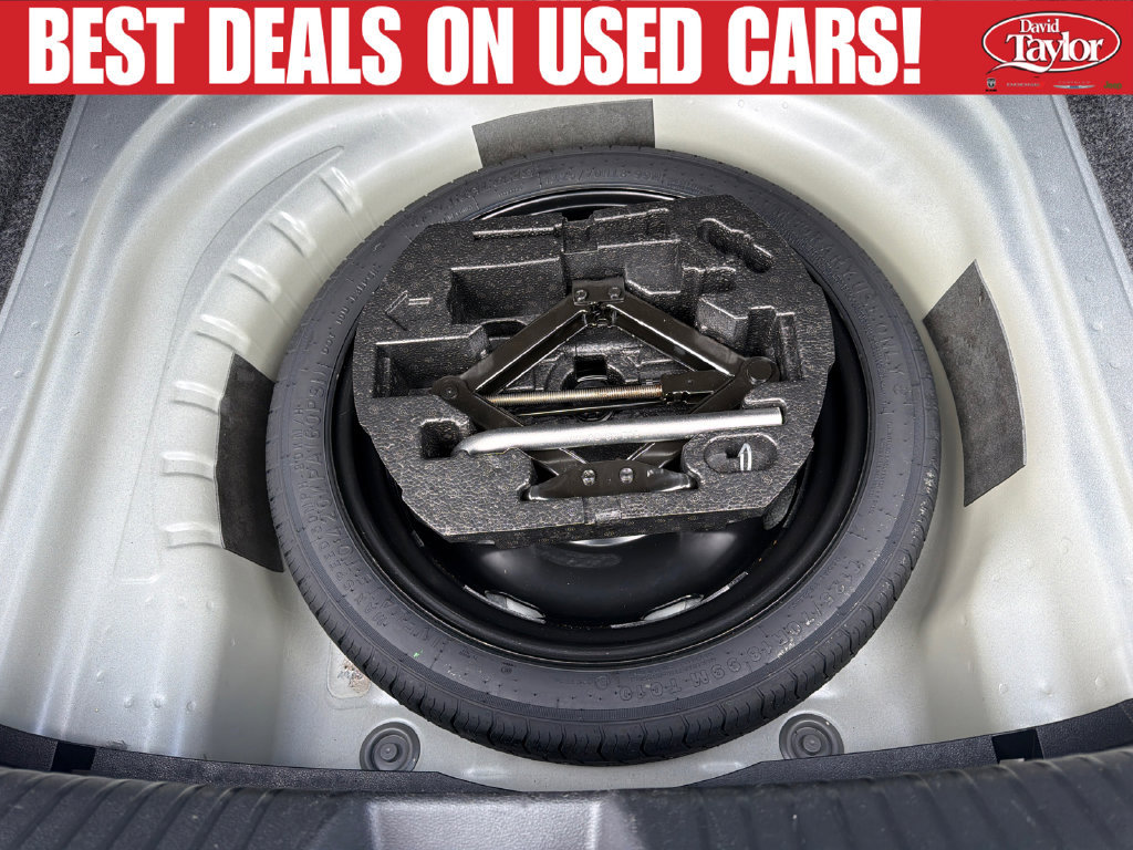 Used 2025 Volkswagen Jetta SE FWD image 40