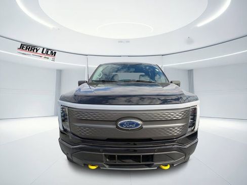 Used 2023 Ford F150 Lightning XLT image 7
